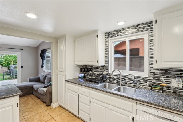 Detail Gallery Image 10 of 21 For 40646 Malibar Ave, Hemet,  CA 92544 - 2 Beds | 2 Baths