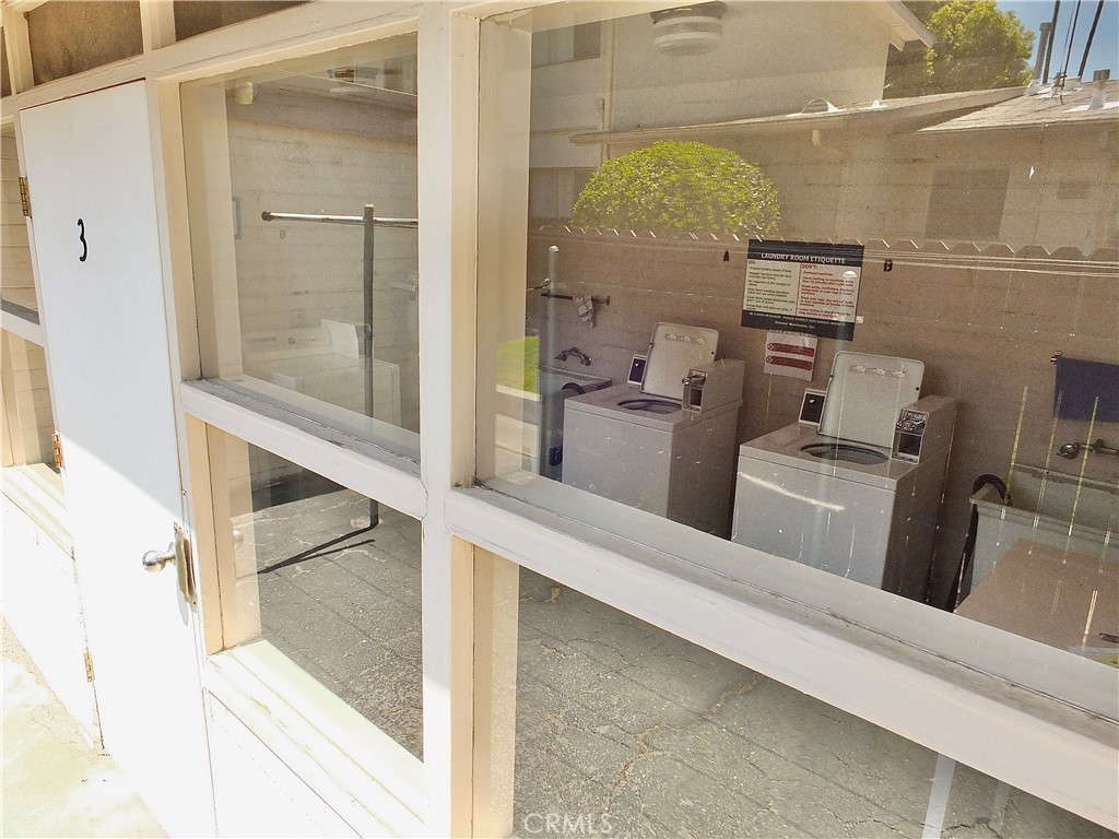 https://media.crmls.org/medias/58ba1626-262a-49a9-806b-2585dd00072b.jpg?preset=X-Large