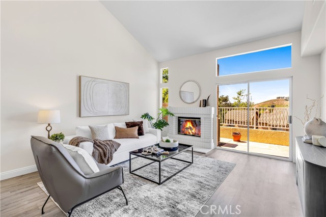 Detail Gallery Image 5 of 47 For 31 Cascada, Rancho Santa Margarita,  CA 92688 - 3 Beds | 3 Baths