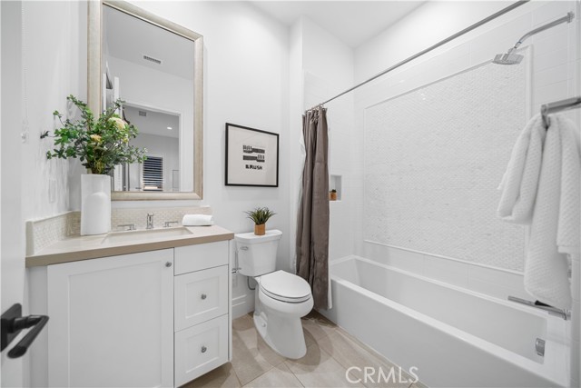 101 Lustro, Irvine CA: https://media.crmls.org/medias/58ba9053-1750-4d95-9ed2-d8a2e606b93d.jpg