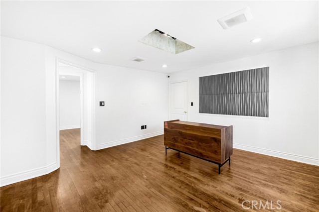 Detail Gallery Image 13 of 14 For 6000 Woodman Ave #A1,  Van Nuys,  CA 91401 - 2 Beds | 1 Baths