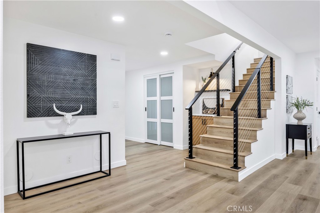 MLS #OC25260126 image #9