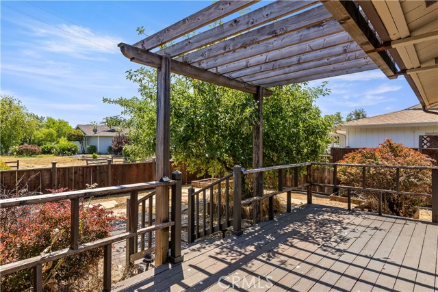 12855 Island Circle, Clearlake Oaks CA: https://media.crmls.org/medias/58bb9f40-d033-47b8-803f-5b1d9ce1dcc3.jpg