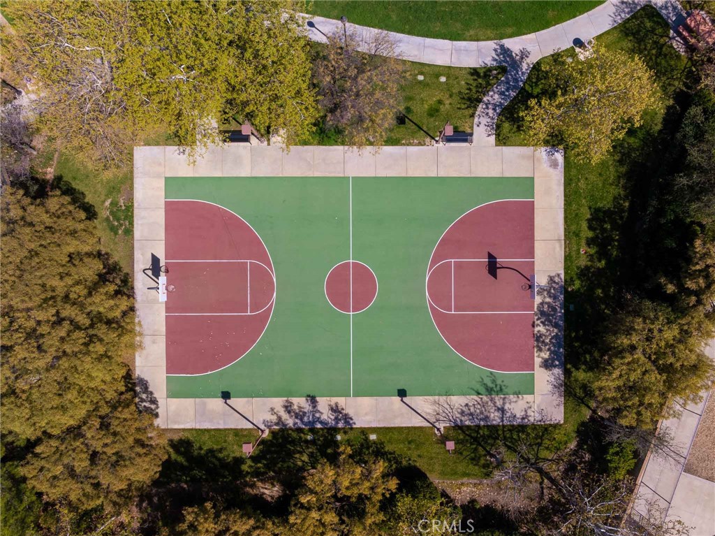 https://media.crmls.org/medias/58bba2f1-5fb1-4f52-a9a9-058eb946ec67.jpg?preset=X-Large