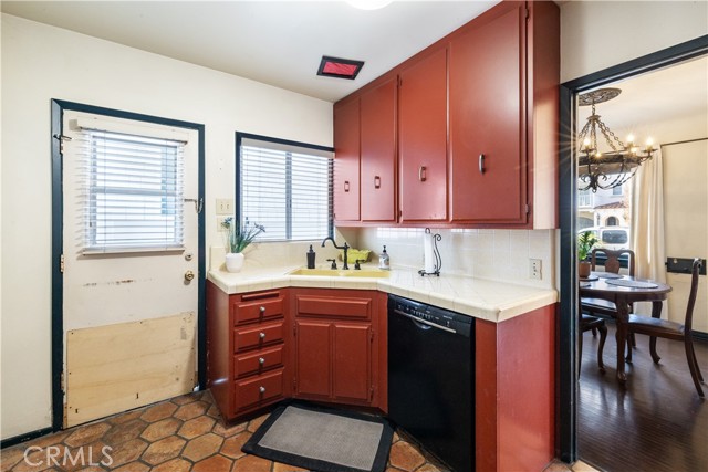 Detail Gallery Image 31 of 39 For 230 Glendora Ave, Long Beach,  CA 90803 - 2 Beds | 2 Baths