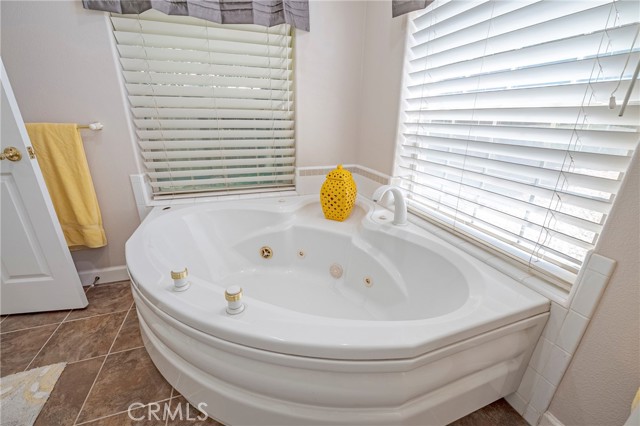 2663 Fallbrook Drive, Merced CA: https://media.crmls.org/medias/58bc8ed5-0980-4d05-b3b3-a5b0e993ab59.jpg