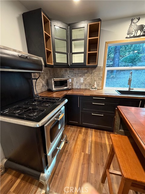 Detail Gallery Image 12 of 26 For 675 Pinnacle, Lake Arrowhead,  CA 92352 - 3 Beds | 2 Baths