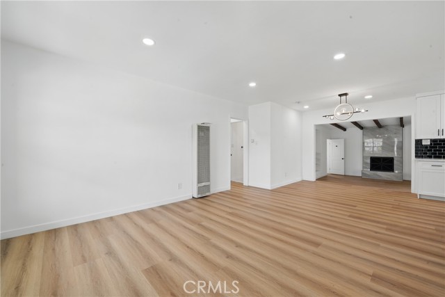 611 S Thorson Avenue, Compton CA: https://media.crmls.org/medias/58bd4718-8c96-4dc8-9afc-673ff9206765.jpg