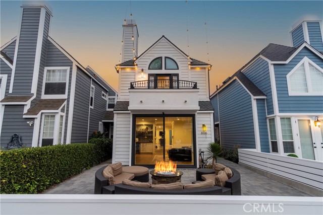 Detail Gallery Image 1 of 1 For 606 21st St, Huntington Beach,  CA 92648 - 3 Beds | 2/1 Baths