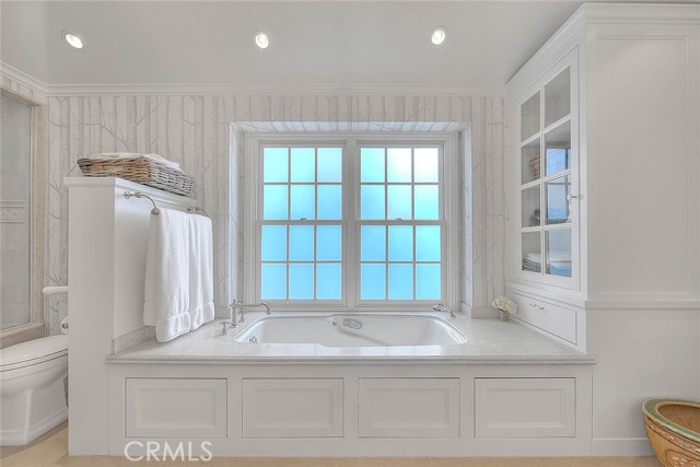 Detail Gallery Image 25 of 59 For 5590 E the Toledo, Long Beach,  CA 90803 - 4 Beds | 4 Baths