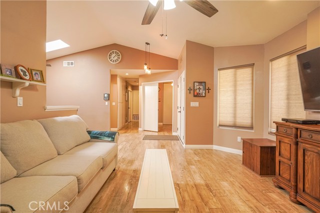 Detail Gallery Image 8 of 38 For 6335 Thunder Bay, Jurupa Valley,  CA 92509 - 3 Beds | 2 Baths