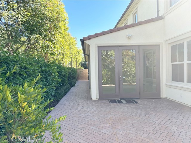 57 Donovan, Irvine CA: https://media.crmls.org/medias/58be43d8-de9e-40da-962a-be6eac46b549.jpg