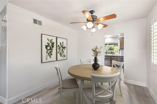 21827 Centurion Way, Saugus CA: https://media.crmls.org/medias/58beb832-c8b3-4d81-a5b1-f9e66b7f5be7.jpg