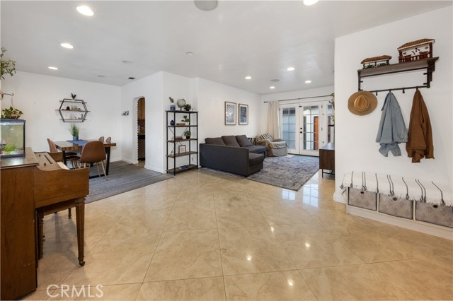 Detail Gallery Image 2 of 19 For 9226 Foster, Bellflower,  CA 90706 - 3 Beds | 1 Baths