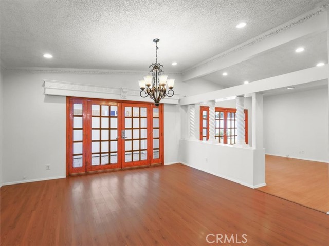 Detail Gallery Image 4 of 23 For 8501 Enfield Avenue, Northridge,  CA 90011 - 4 Beds | 2 Baths
