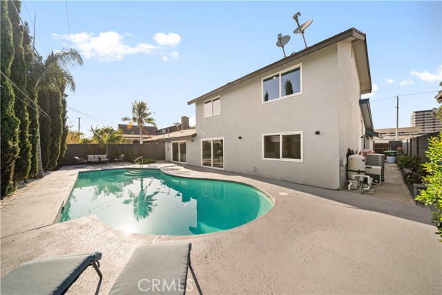 553 Sturgeon Drive, Costa Mesa CA: https://media.crmls.org/medias/58bff8a1-33b9-4dbb-a115-74524ab2fb5c.jpg