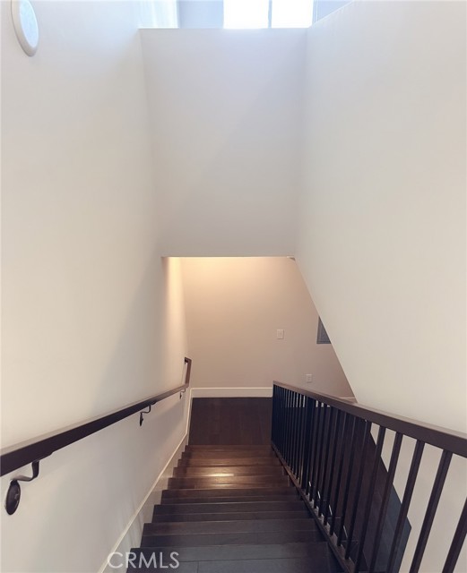 Detail Gallery Image 13 of 26 For 1411 N Detroit St #402,  Los Angeles,  CA 90046 - 3 Beds | 2/1 Baths