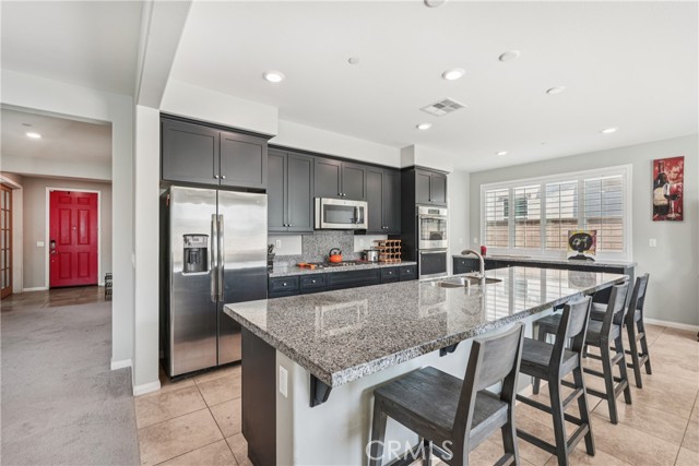 Detail Gallery Image 10 of 43 For 5371 Salt Bush Way, Fontana,  CA 92336 - 4 Beds | 3 Baths