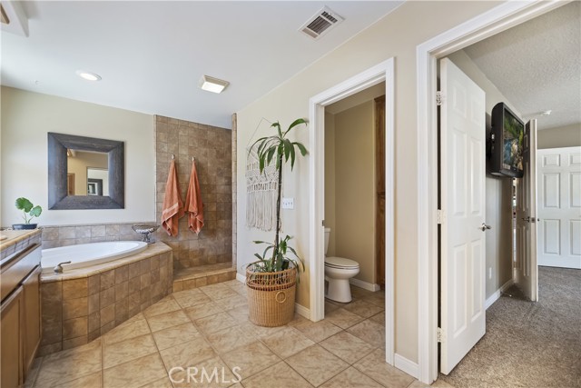 8328 Chateau Road, Phelan CA: https://media.crmls.org/medias/58c2ab5e-b68a-4cca-9363-d9b059e44ca2.jpg