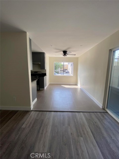 Detail Gallery Image 5 of 10 For 14805 Chase St #104,  Panorama City,  CA 91402 - 2 Beds | 1 Baths