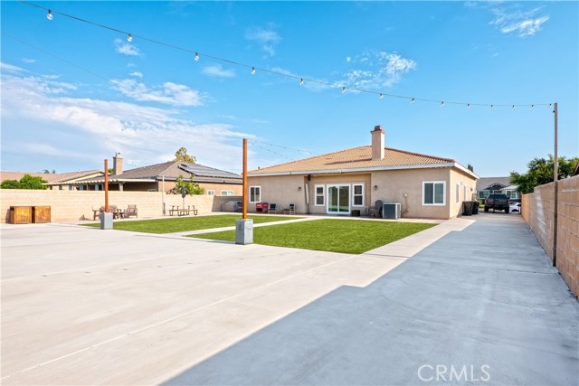 1586 W Mcwethy Street, Rialto CA: https://media.crmls.org/medias/58c38a06-d709-4fbb-be06-e6d51e6b9e73.jpg