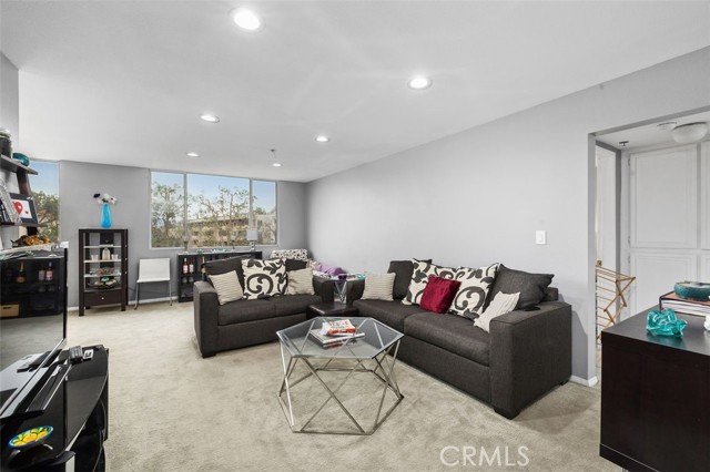 Detail Gallery Image 6 of 35 For 4501 Cedros #239,  Sherman Oaks,  CA 91403 - 2 Beds | 2 Baths