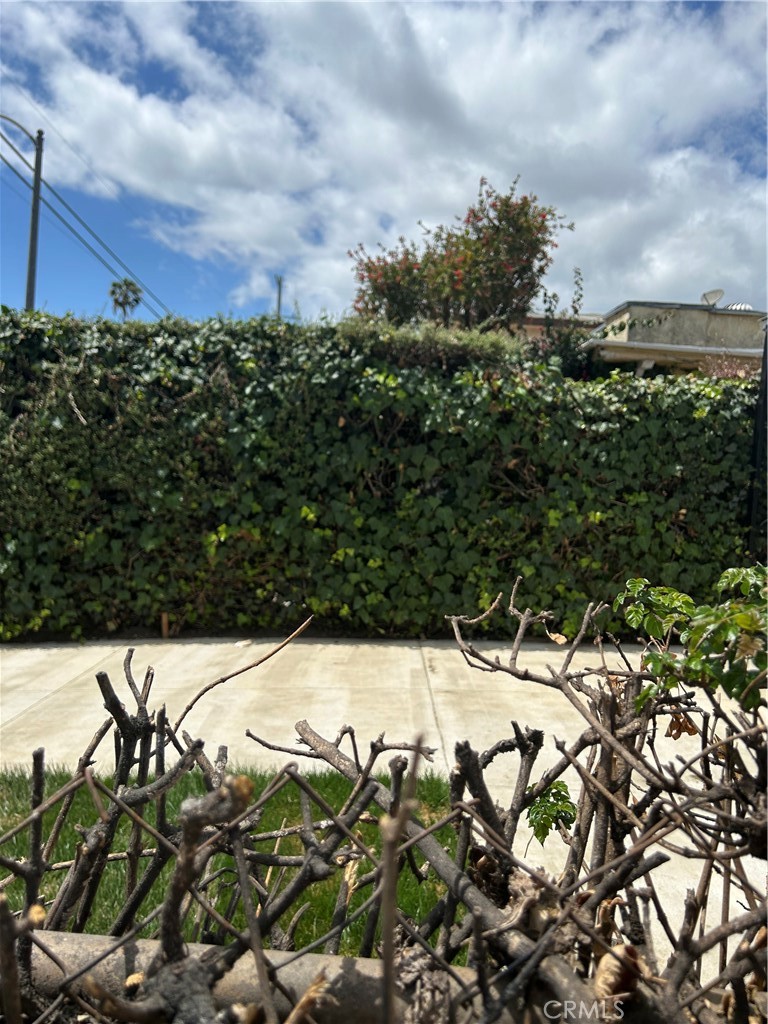 https://media.crmls.org/medias/58c40343-5b3a-44c3-8b37-02dba5115422.jpg?preset=X-Large