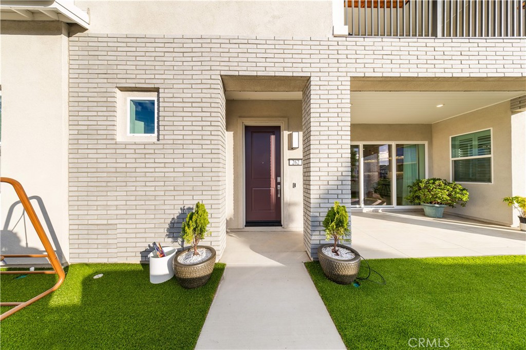 MLS #OC26106995 image #2