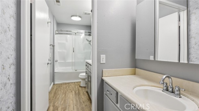 Image 19 of 29 For 6816 Alondra Boulevard 43