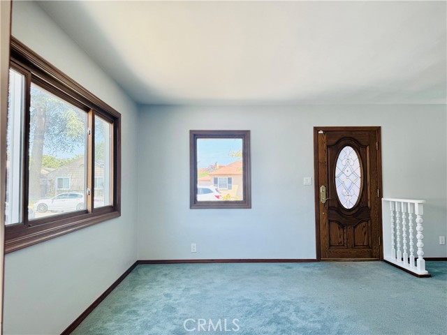 Image 5 of 26 For 6149 Whitewood Ave