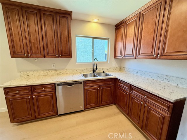 19545 Sherman Way, Reseda CA: https://media.crmls.org/medias/58c6e37a-5717-4c9a-ac8a-bba5ad7fd3f5.jpg