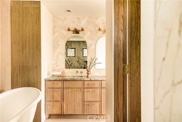 Detail Gallery Image 30 of 42 For 636 Bay, Santa Monica,  CA 90405 - 3 Beds | 3 Baths