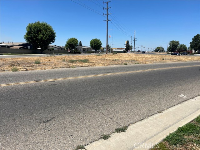 Detail Gallery Image 3 of 12 For 1 M St, Tulare,  CA 93274 - – Beds | – Baths
