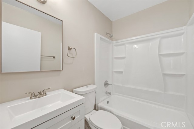 Full Sparkling Full Bathroom