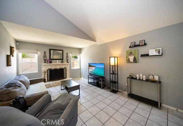 Detail Gallery Image 8 of 27 For 25167 Wendy Way, Moreno Valley,  CA 92551 - 3 Beds | 2/1 Baths