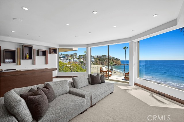 88 Emerald, Laguna Beach CA: https://media.crmls.org/medias/58c816a8-617e-42df-a029-b72d985fac98.jpg