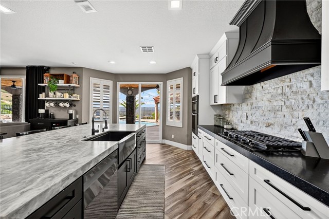 Detail Gallery Image 12 of 57 For 31860 Willow Wood Ct, Lake Elsinore,  CA 92532 - 4 Beds | 3 Baths