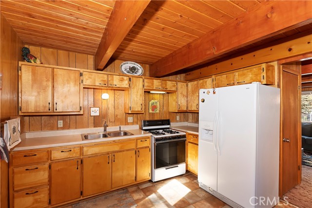 Detail Gallery Image 15 of 31 For 1036 Robinhood Bld, Big Bear City,  CA 92314 - 2 Beds | 1 Baths