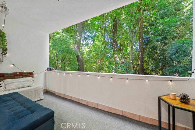 Detail Gallery Image 16 of 27 For 5215 Balboa Bld #203,  Encino,  CA 91316 - 2 Beds | 2 Baths