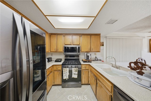 Detail Gallery Image 8 of 32 For 1149 N Birch, Rialto,  CA 92376 - 3 Beds | 2/1 Baths