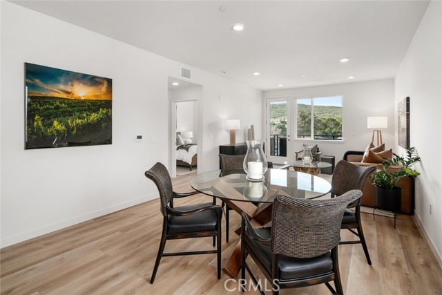 2475 Victoria Ave., San Luis Obispo CA: https://media.crmls.org/medias/58c99ea9-ea18-49c1-8506-4485efd47ea6.jpg