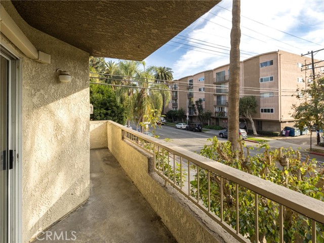 Detail Gallery Image 15 of 32 For 445 W 6th St #204,  Long Beach,  CA 90802 - 2 Beds | 2 Baths