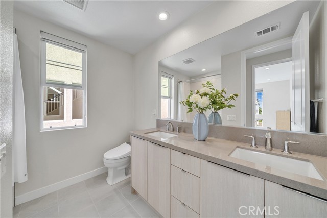 Detail Gallery Image 41 of 63 For 120 Parkland Alley, Lake Forest,  CA 92630 - 5 Beds | 4 Baths