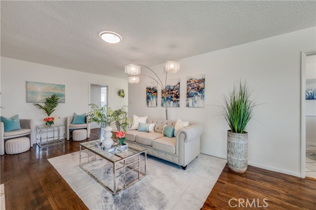 Detail Gallery Image 7 of 31 For 1313 W Ash Ave, Fullerton,  CA 92833 - 3 Beds | 2 Baths