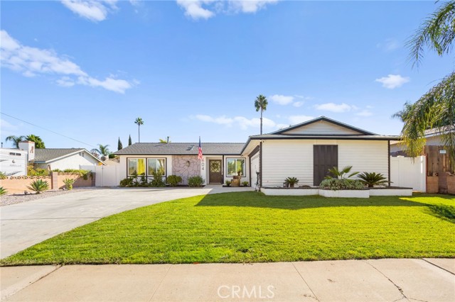 Detail Gallery Image 2 of 31 For 604 Magnolia, Corona,  CA 92879 - 3 Beds | 2 Baths