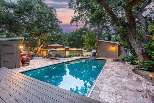 24208 Heritage Lane, Newhall CA: https://media.crmls.org/medias/58ccee97-5fba-4270-8700-c991780413d1.jpg