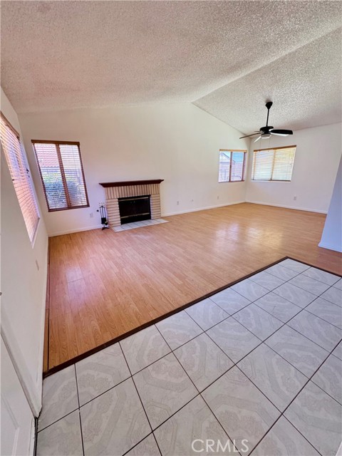 Detail Gallery Image 2 of 16 For 38252 La Loma Ave, Palmdale,  CA 93551 - 3 Beds | 3 Baths