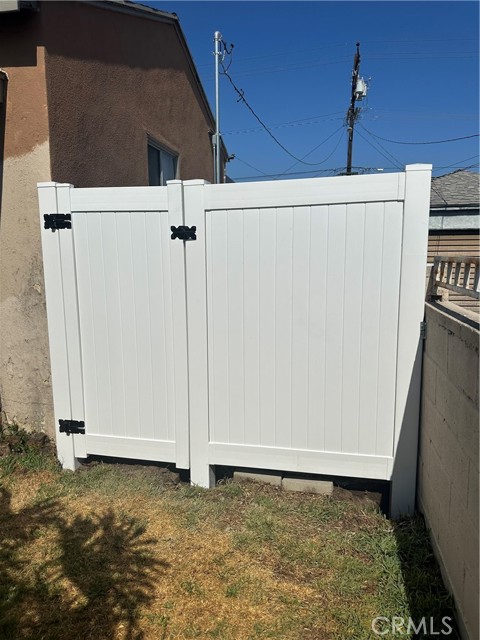 Detail Gallery Image 23 of 23 For 12122 Utah, South Gate,  CA 90280 - 2 Beds | 1 Baths