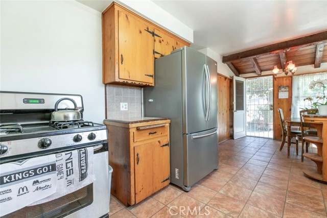 Detail Gallery Image 12 of 45 For 14719 Wyandotte St, Van Nuys,  CA 91405 - 2 Beds | 1/1 Baths