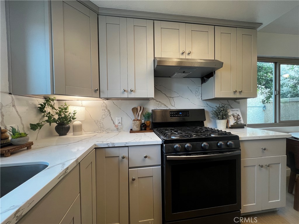 MLS #WS25255441 image #15